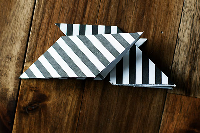 Convertible paper frisbee toy from All for the Boys blog