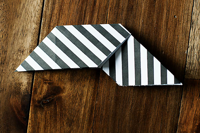 Convertible paper frisbee toy from All for the Boys blog