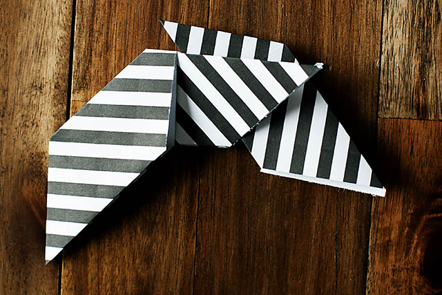 Convertible paper frisbee toy from All for the Boys blog