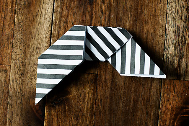 Convertible paper frisbee toy from All for the Boys blog