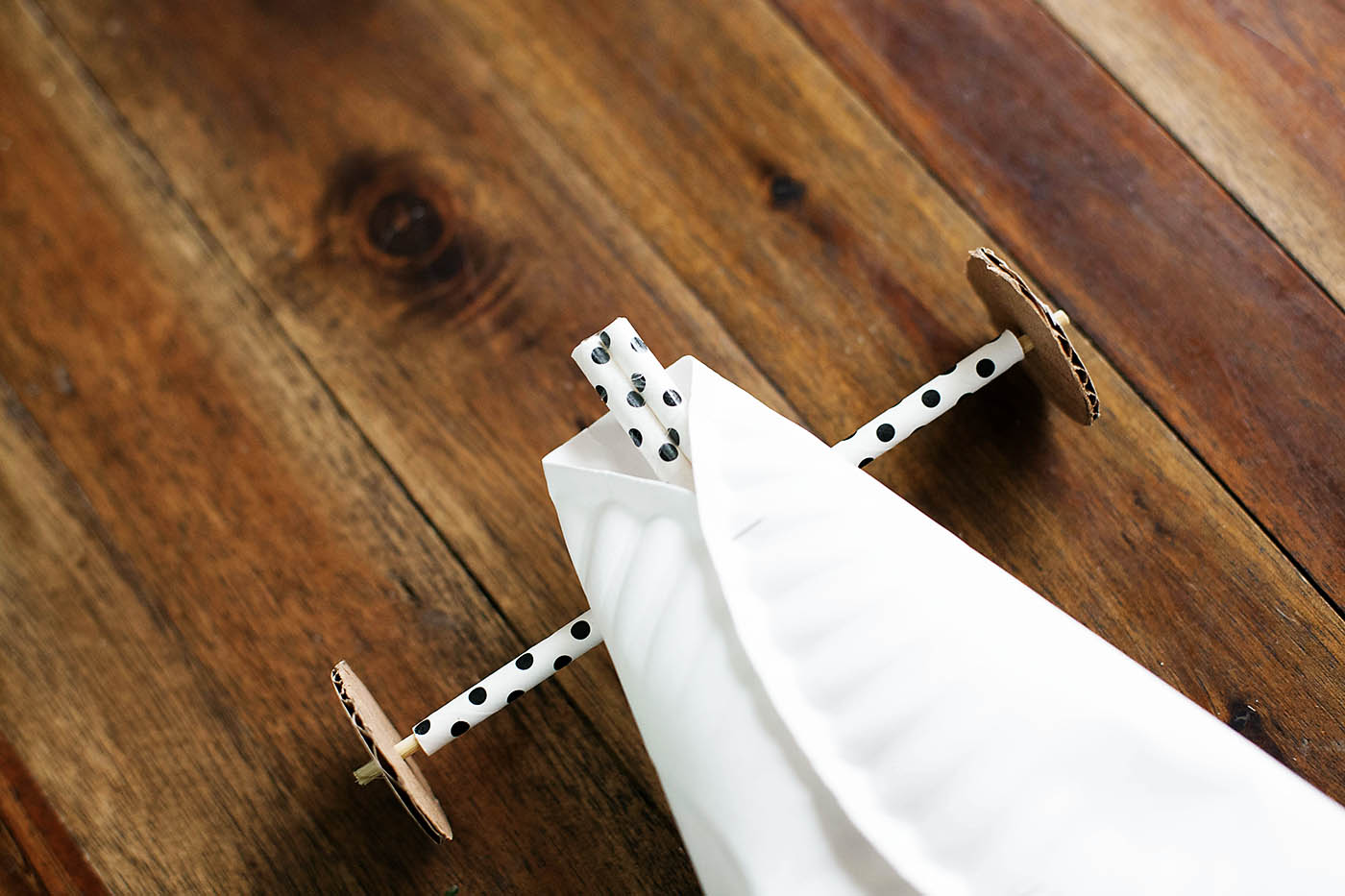 Paper plate balloon car