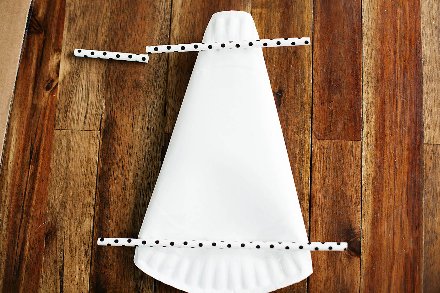 Paper plate balloon car