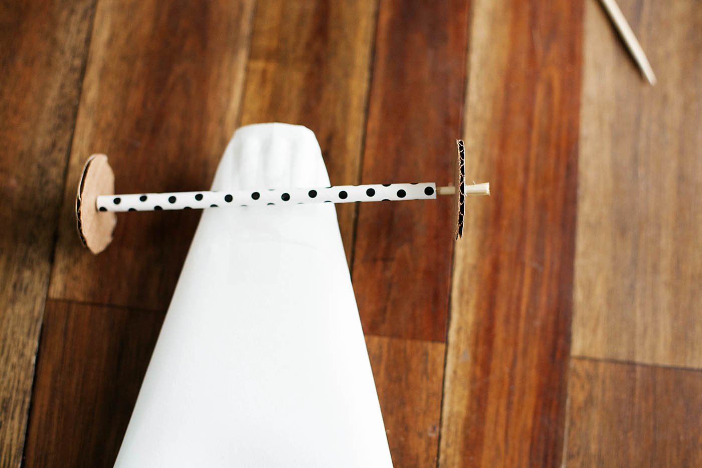 Paper plate balloon car