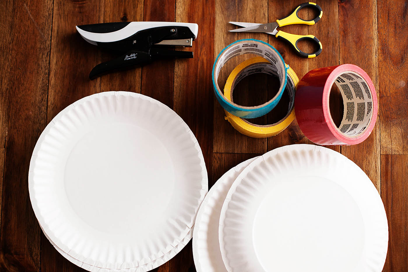 Paper plate frisbees