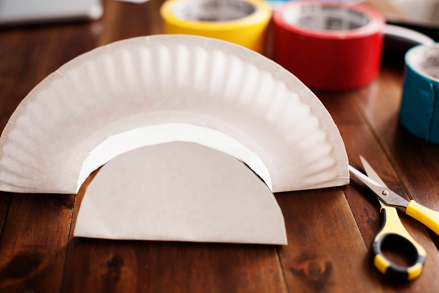 Paper plate frisbees
