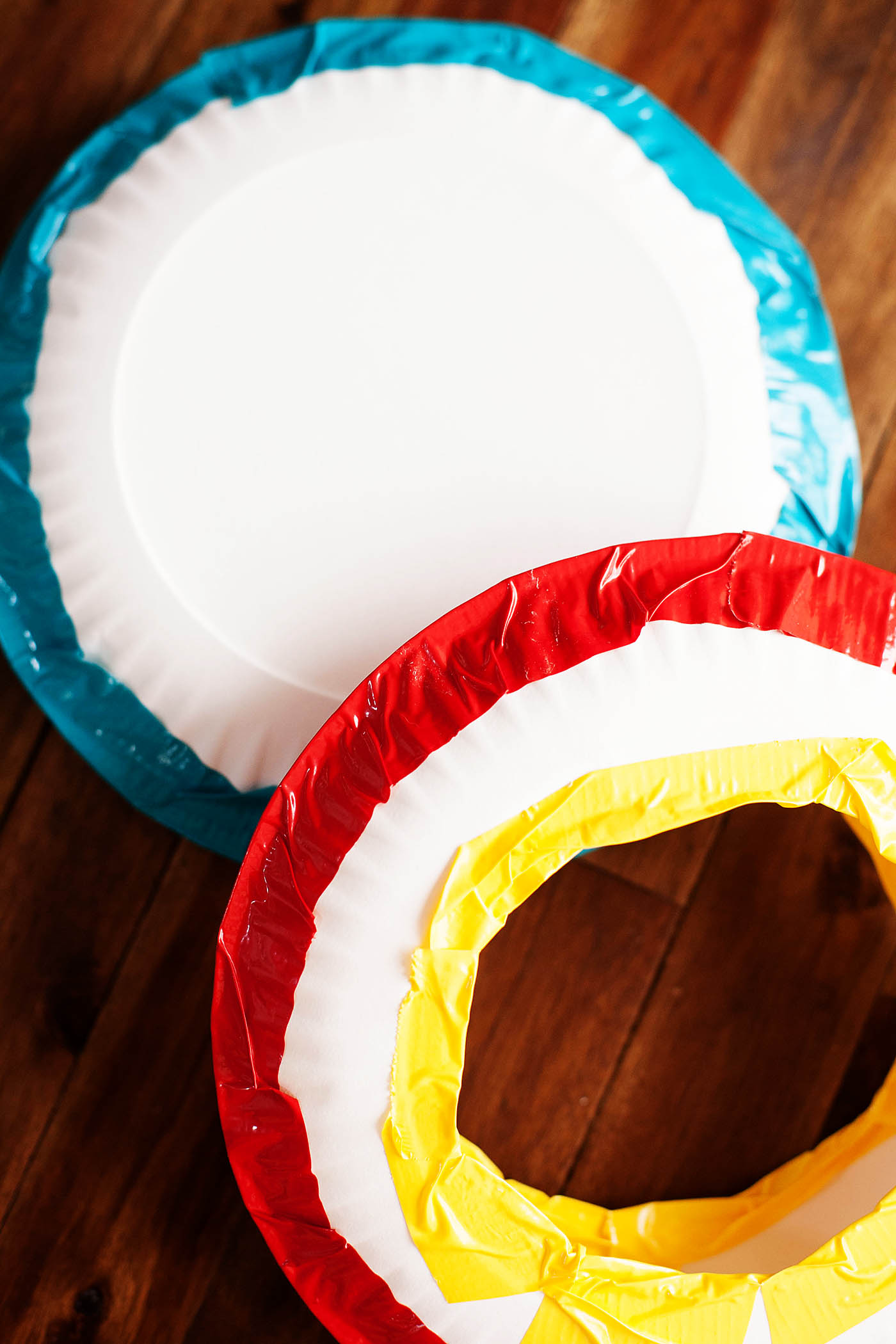 Paper plate frisbees