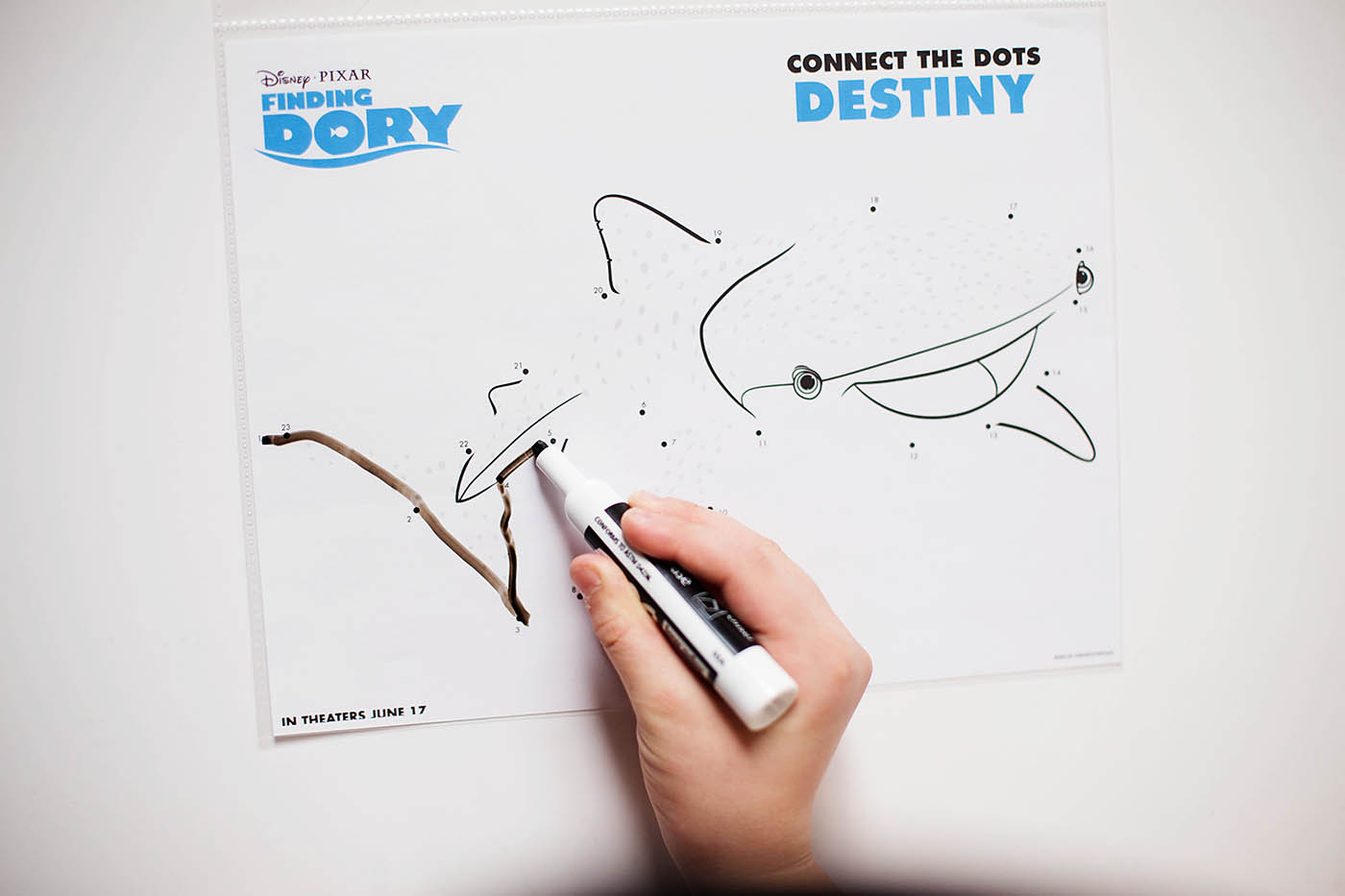 Finding Dory printable coloring pages, dot to dots and a maze!