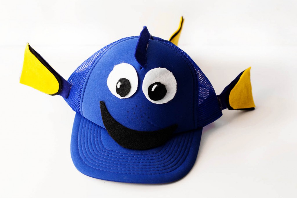 DIY Finding Dory hat perfect for an easy costume, trip to Disneyland or Walt Disney World, for cosplay or just because you love Dory!