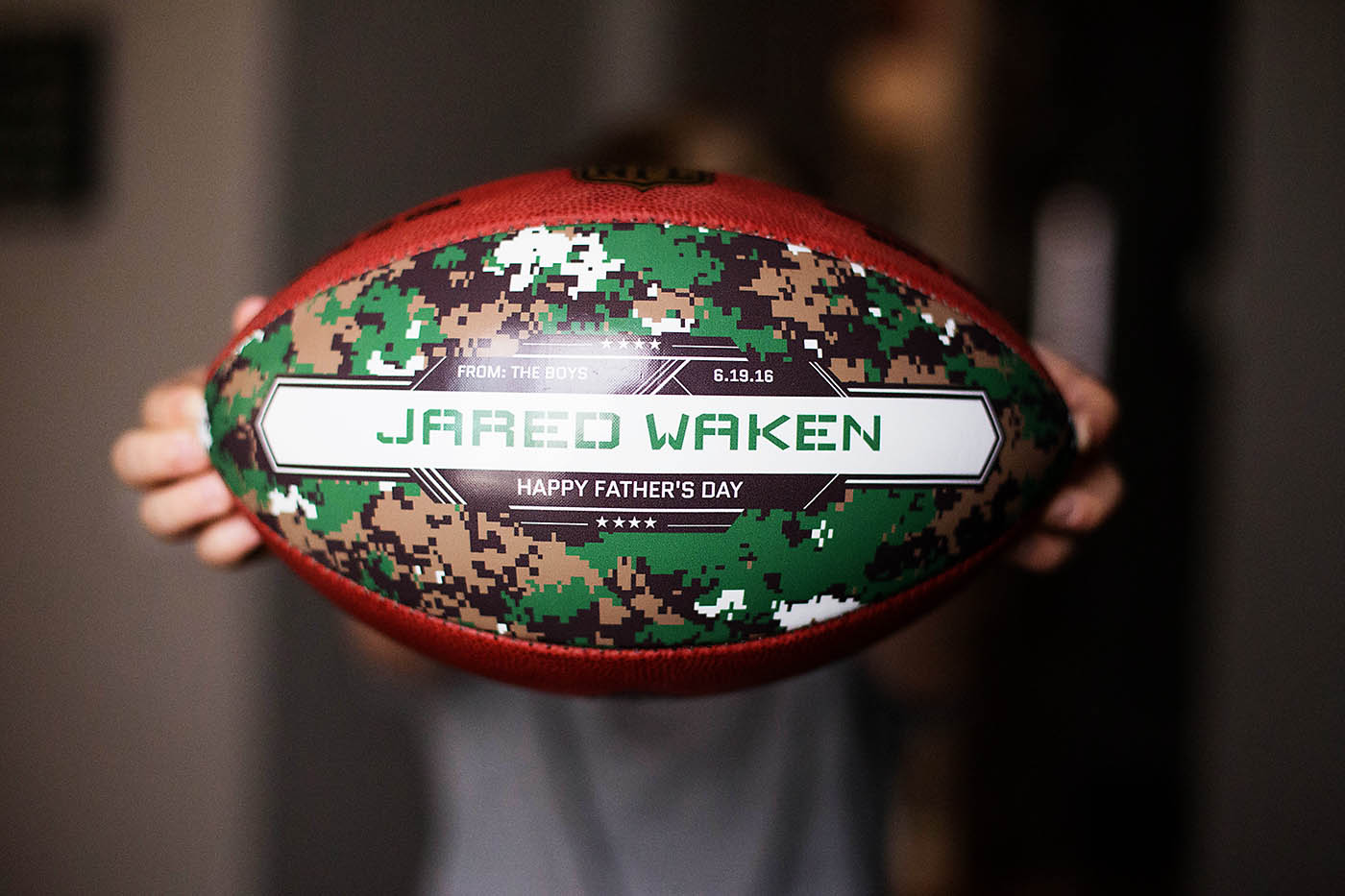 Father's Day gift + breakfast in bed perfect for any dad. LOVE the personalized football!