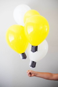 DIY Lightbulb Balloons for fun back to school photos!