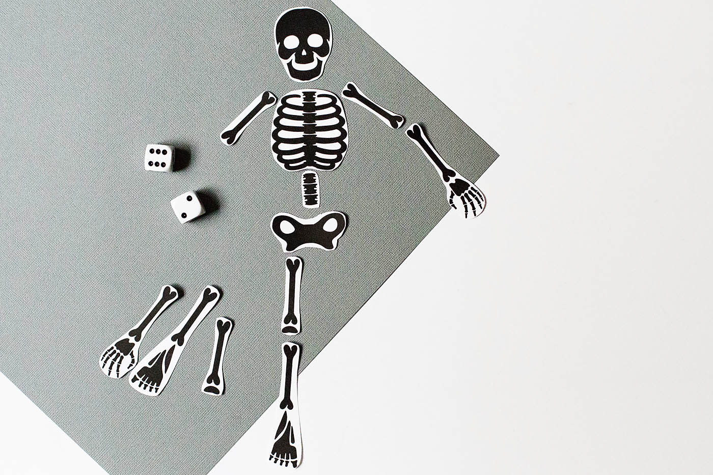 Free printable skeleton game - great for a halloween party or just for fun!