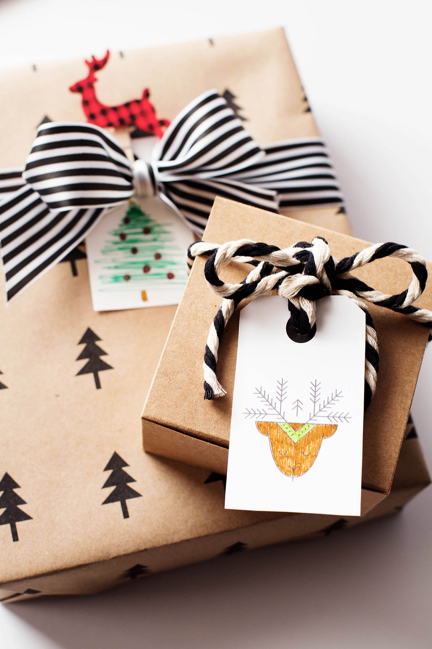Free printable coloring (or blank) gift tags