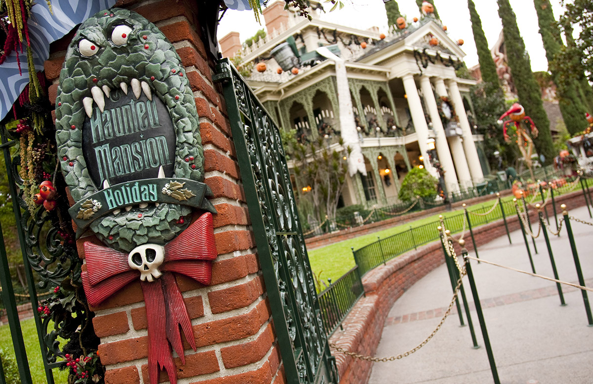 Halloween Time at Disneyland 2017 - what to expect and how to SAVE on your visit!