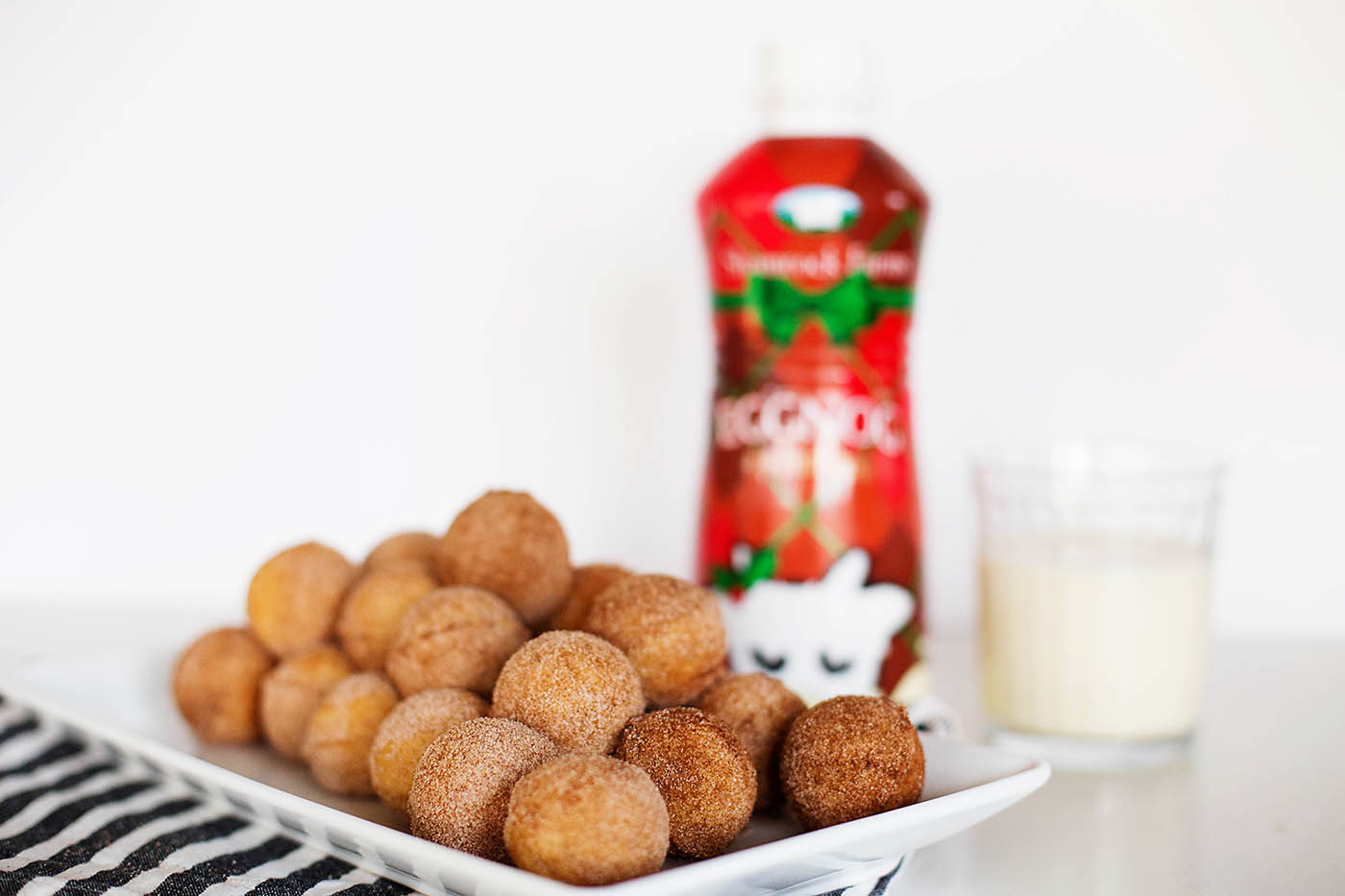 Easy baked eggnog donut holes! These can easily be make gluten free too (the ones pictured are gluten free)