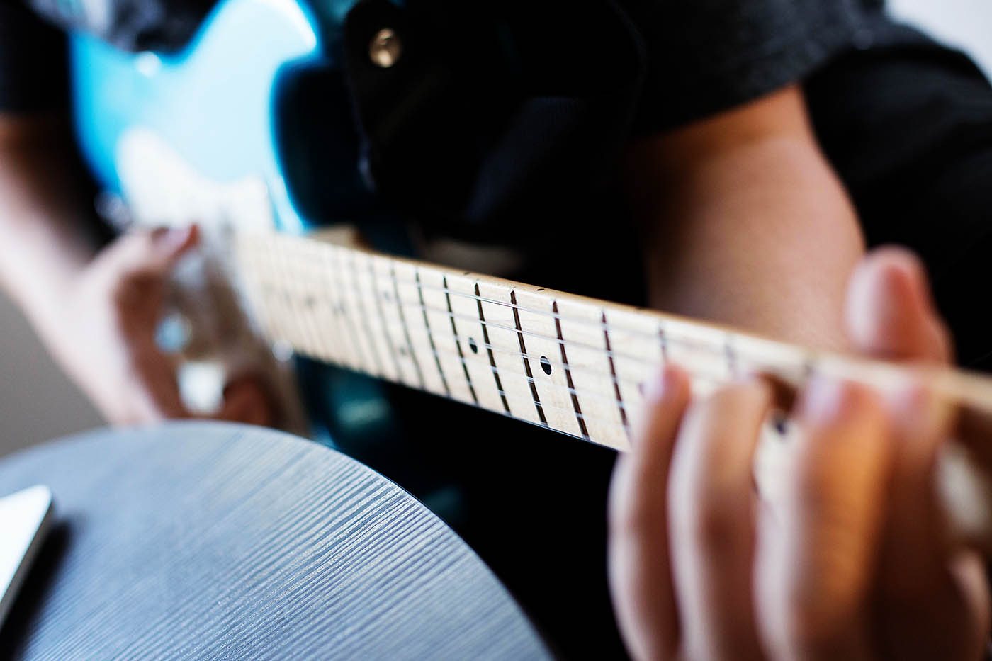 Gift of experience ideas - online guitar lessons with Fender Play AND a guitar giveaway!