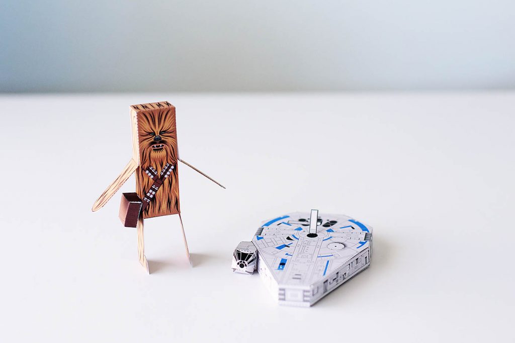 Solo: A Star Wars Story printable Chewbacca and Millennium Falcon papercraft